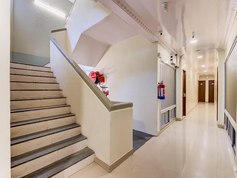 Hotel Royal Enclave Nana Peth image