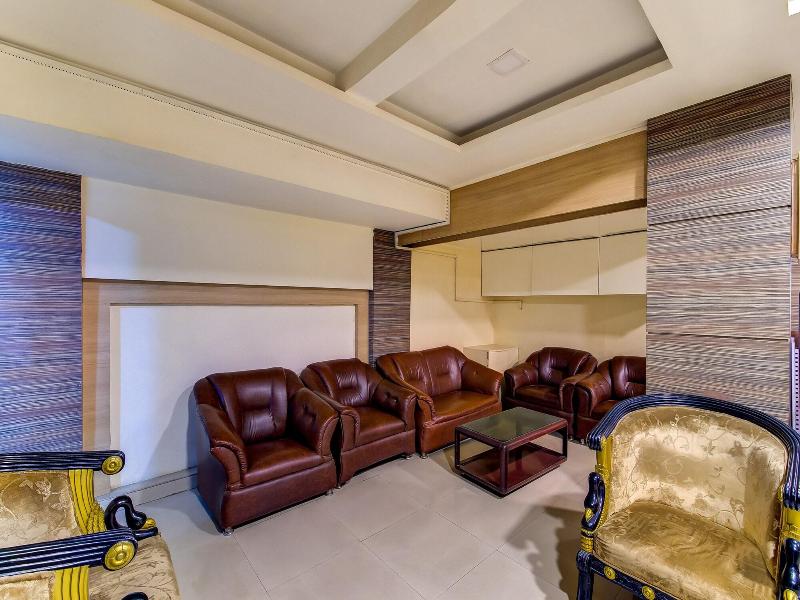 Hotel Royal Enclave Nana Peth image