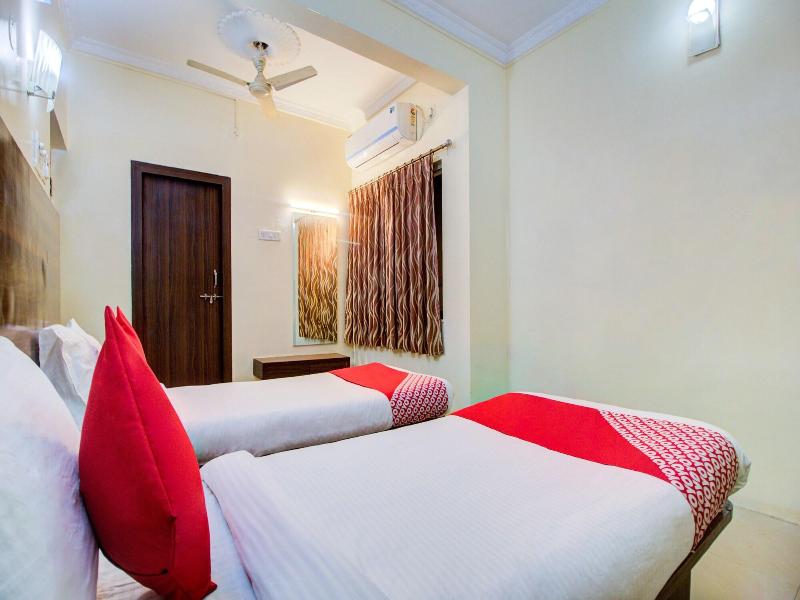Hotel Royal Enclave Nana Peth image