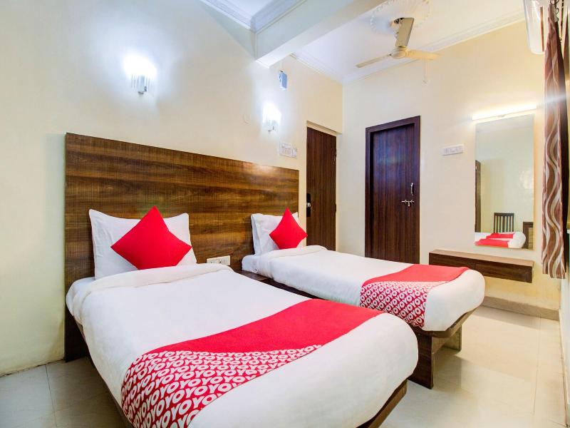 Hotel Royal Enclave Nana Peth image