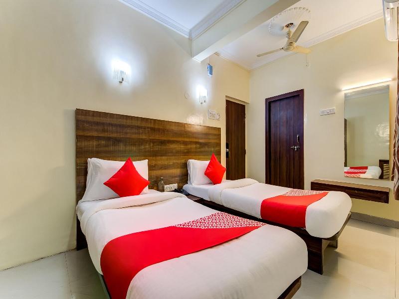 Hotel Royal Enclave Nana Peth image