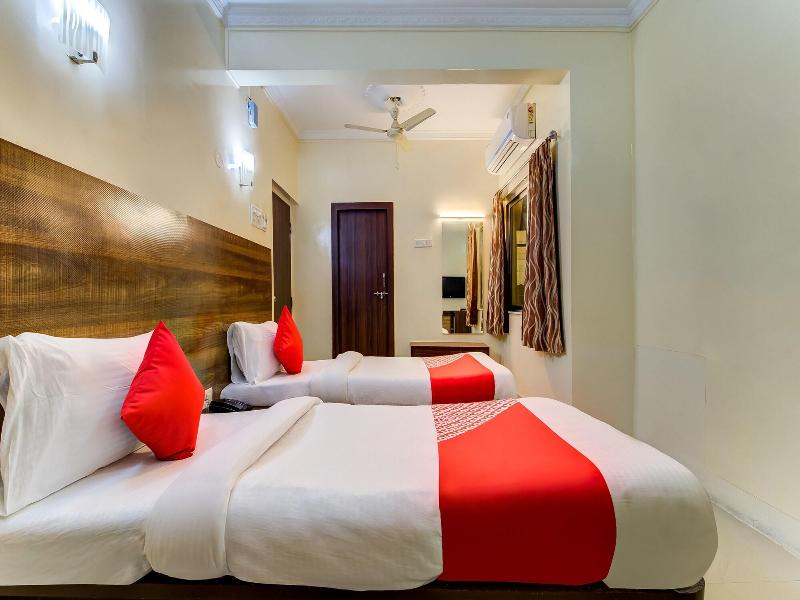 Hotel Royal Enclave Nana Peth image