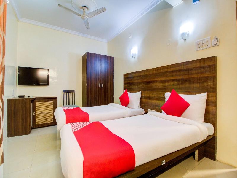 Hotel Royal Enclave Nana Peth image