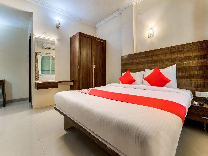 Hotel Royal Enclave Nana Peth image