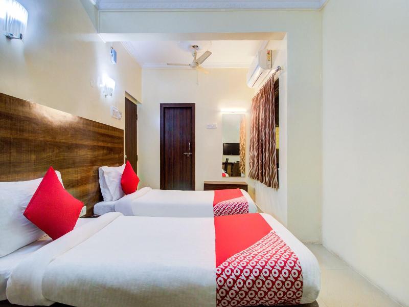 Hotel Royal Enclave Nana Peth image