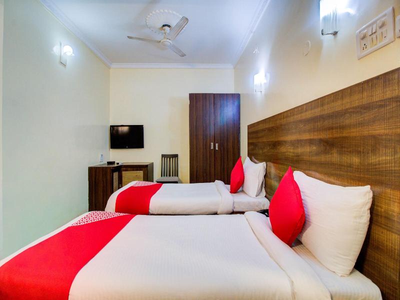 Hotel Royal Enclave Nana Peth image