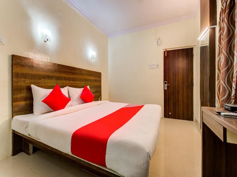 Hotel Royal Enclave Nana Peth image