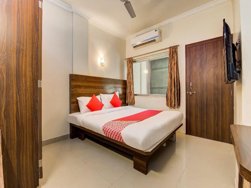 Hotel Royal Enclave Nana Peth image