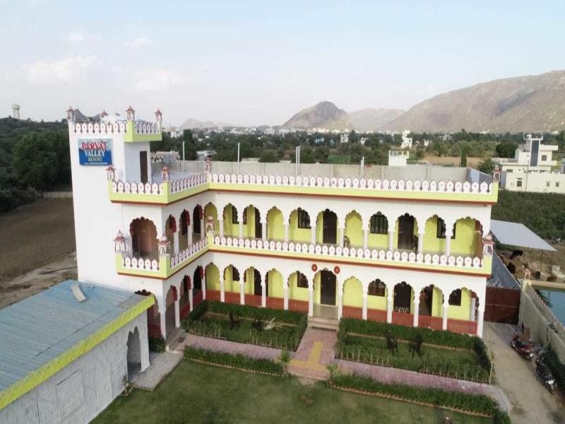 Parvat Valley Resort