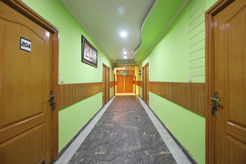 7147 Hotel Madhur Regency — view