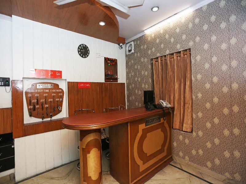 7147 Hotel Madhur Regency