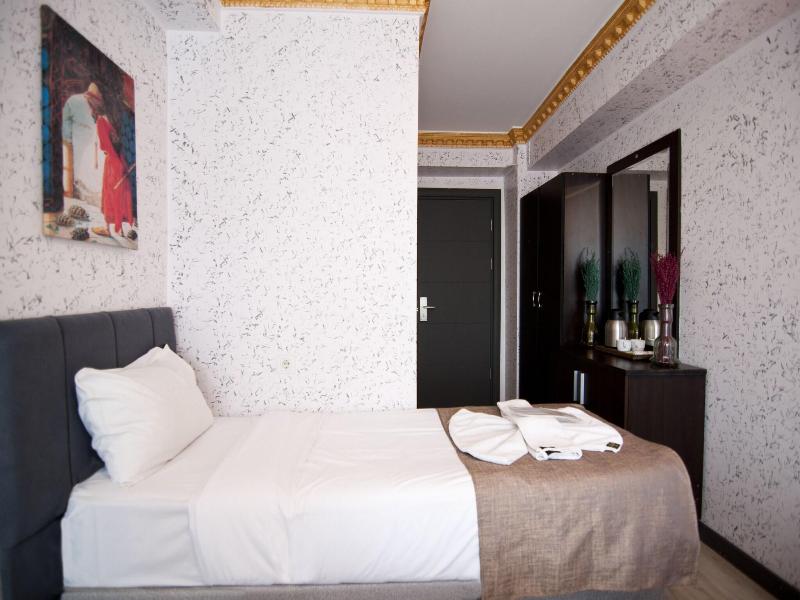 Golden Horn Park Hotel image