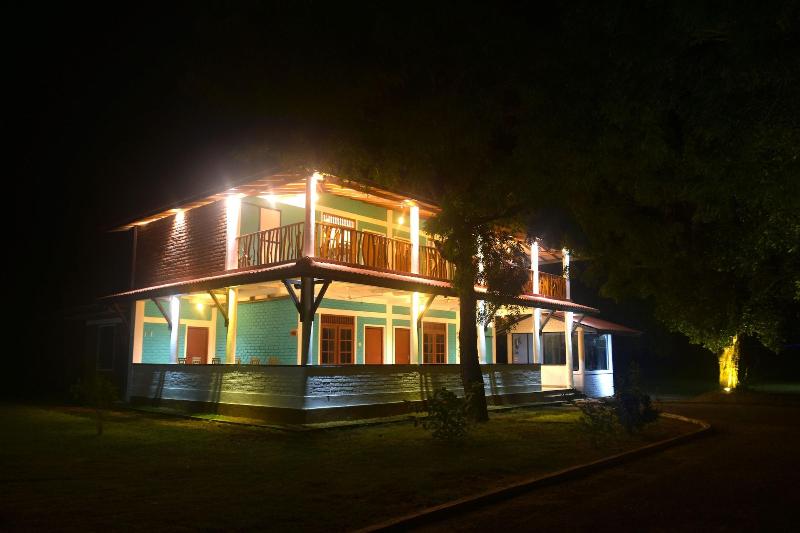Funky Leopard Safari Lodge Bordering Yala National image