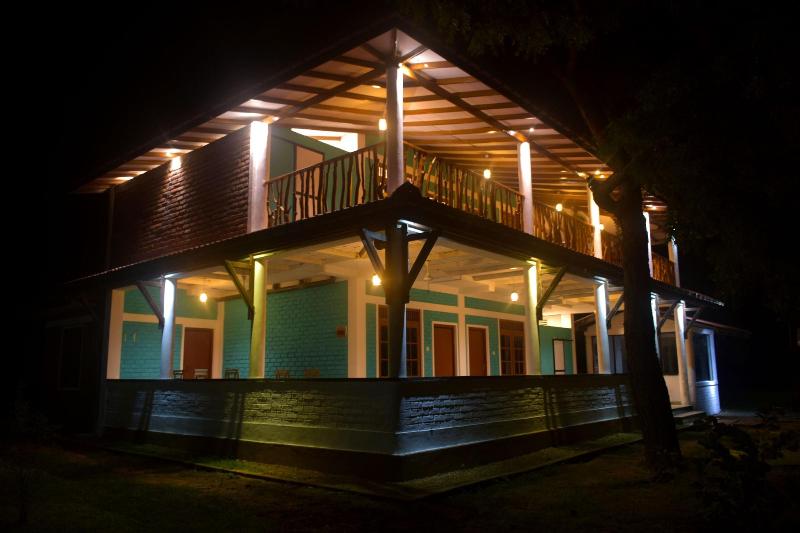 Funky Leopard Safari Lodge Bordering Yala National image