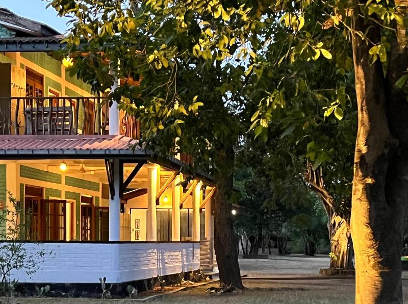 Funky Leopard Safari Lodge Bordering Yala National image
