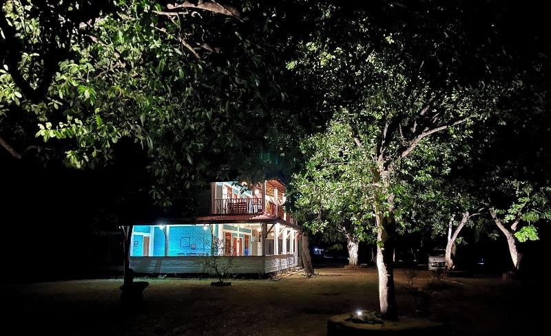 Funky Leopard Safari Lodge Bordering Yala National image