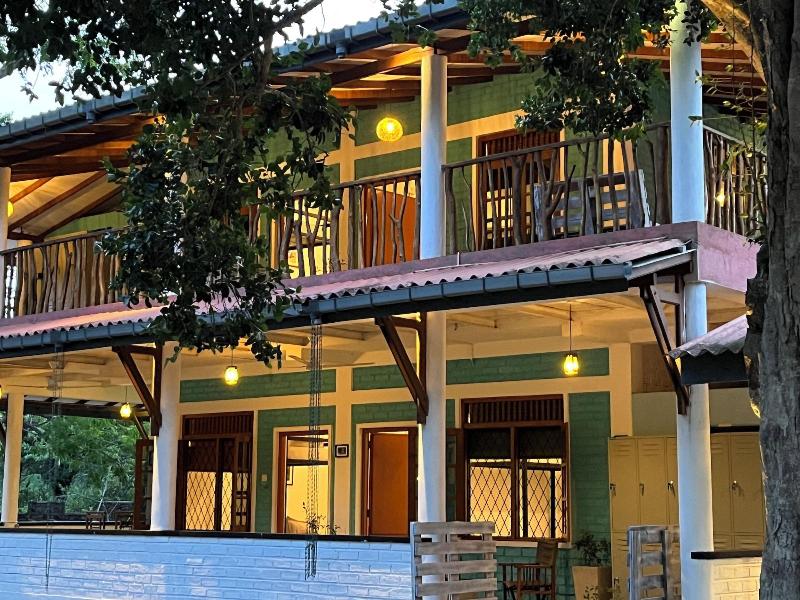 Funky Leopard Safari Lodge Bordering Yala National image