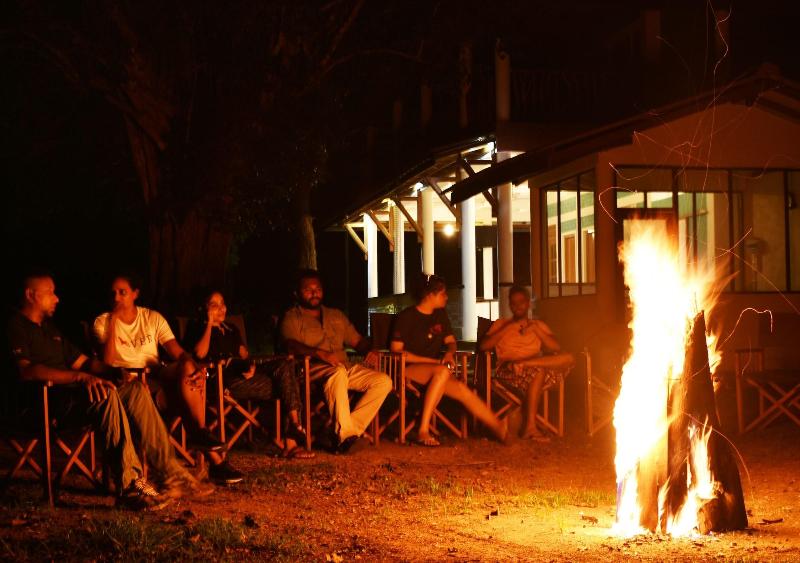 Funky Leopard Safari Lodge Bordering Yala National image