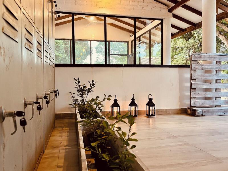 Funky Leopard Safari Lodge Bordering Yala National image