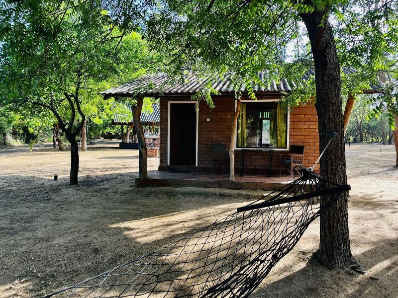 Funky Leopard Safari Lodge Bordering Yala National image
