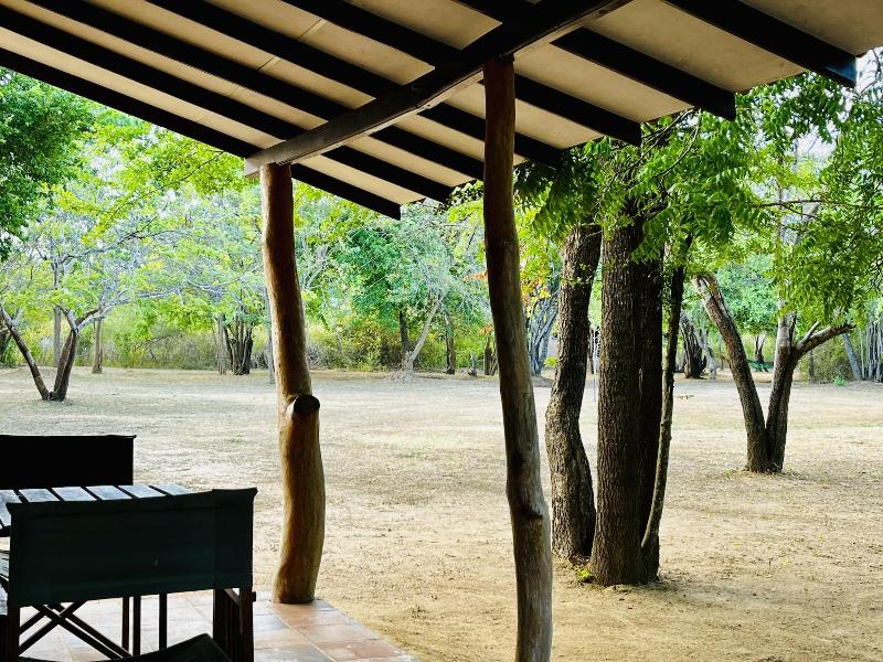 Funky Leopard Safari Lodge Bordering Yala National image