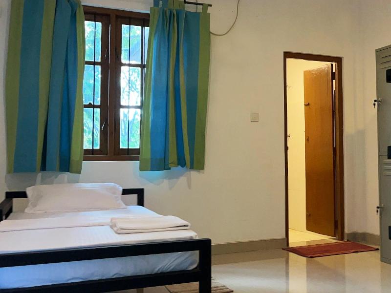 Funky Leopard Safari Lodge Bordering Yala National image