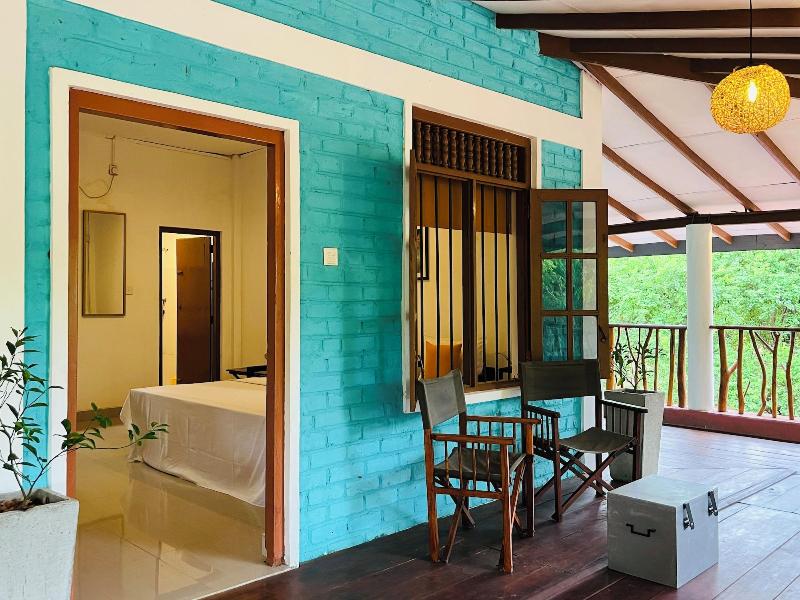 Funky Leopard Safari Lodge Bordering Yala National image