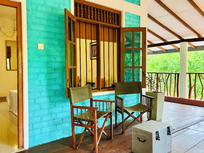 Funky Leopard Safari Lodge Bordering Yala National image