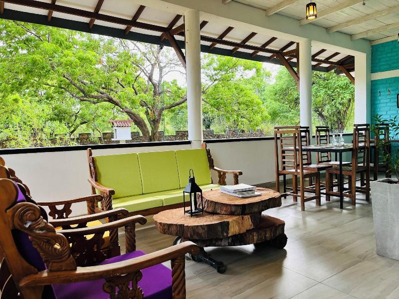 Funky Leopard Safari Lodge Bordering Yala National image