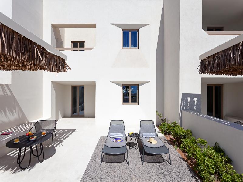 Nous Santorini image