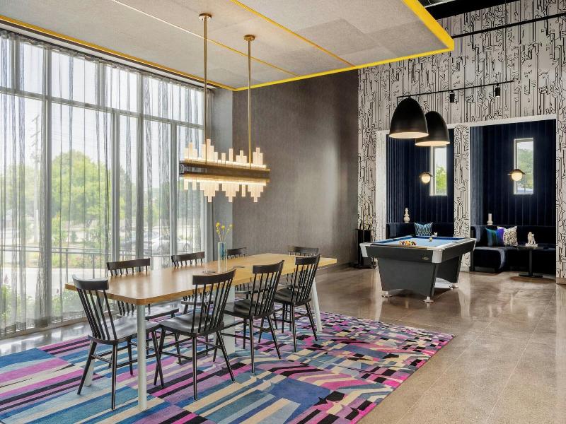 Aloft Chicago Schaumburg image