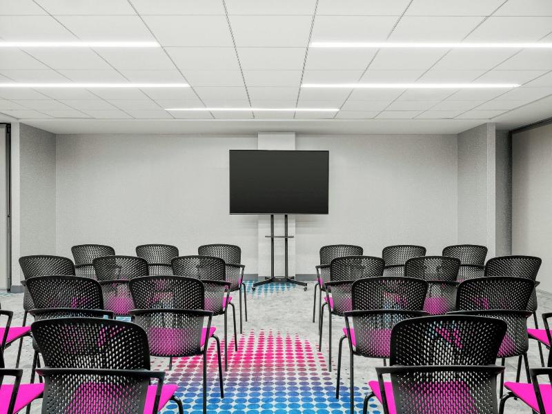 Aloft Chicago Schaumburg image