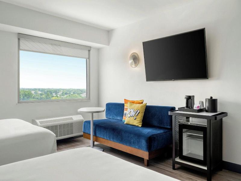 Aloft Chicago Schaumburg image