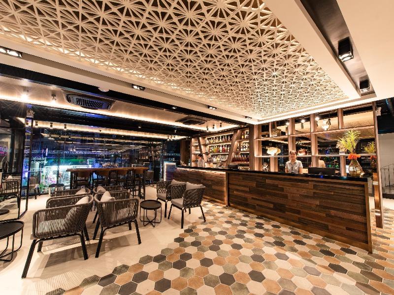 Blackwoods Hotel Pattaya (sha Extra Plus) image