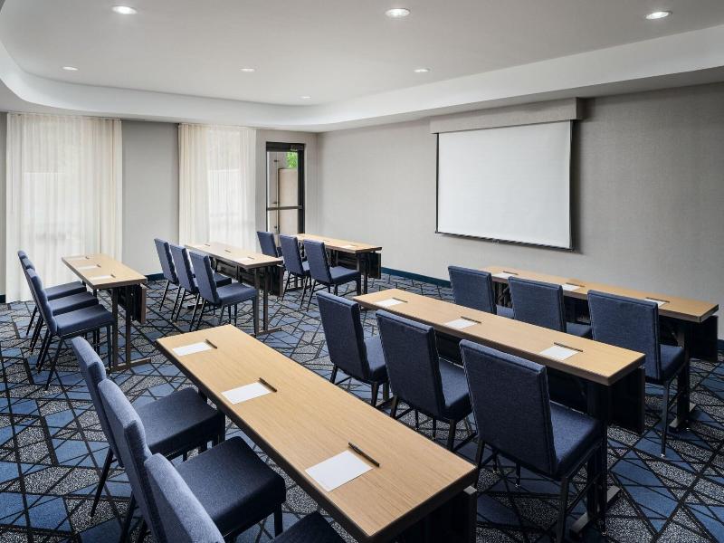 Courtyard By Marriott Kingston Ny image