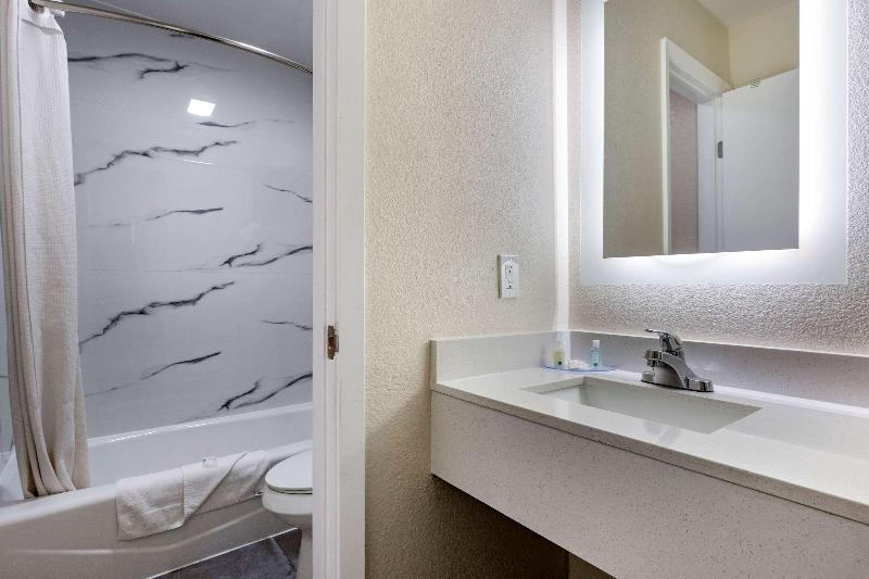 Quality Inn Cameron image