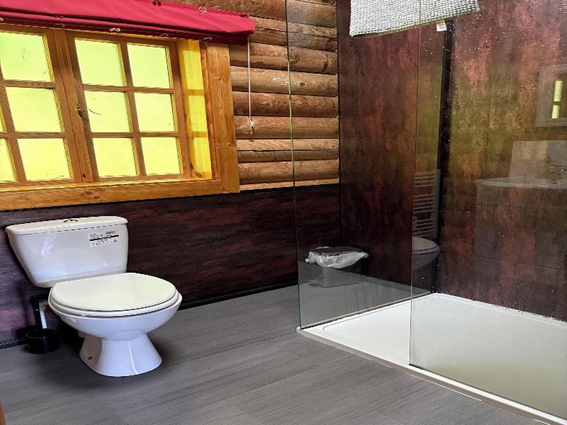 Bcc Loch Ness Log Cabins image
