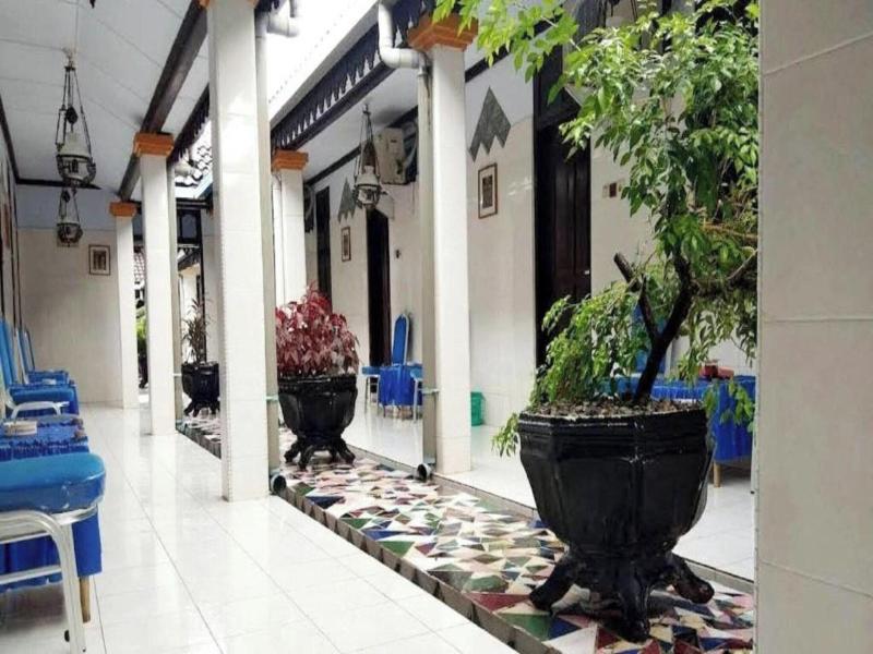 Express O 91176 Hotel Puri Gandaria