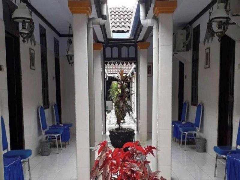 Express O 91176 Hotel Puri Gandaria