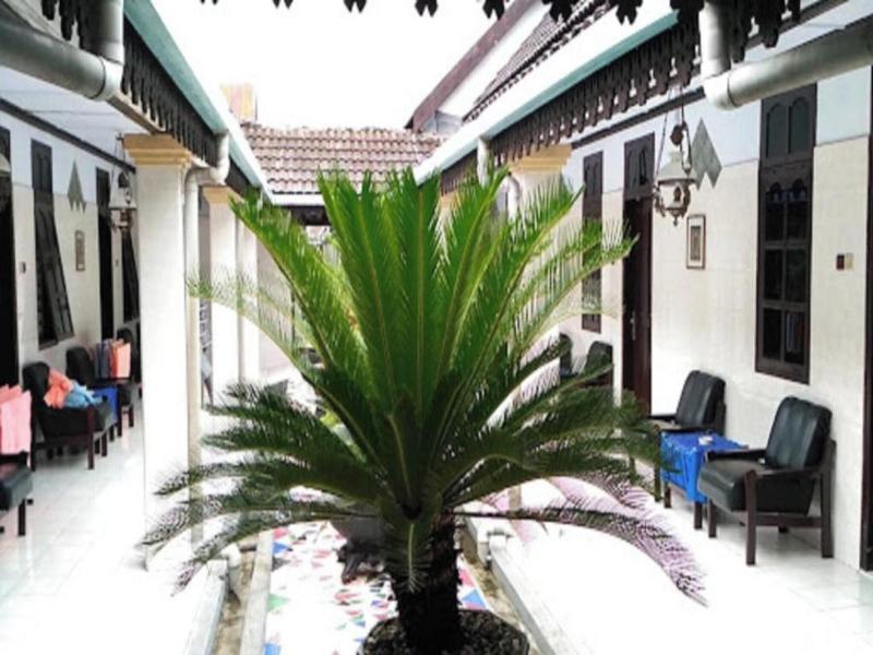 Express O 91176 Hotel Puri Gandaria