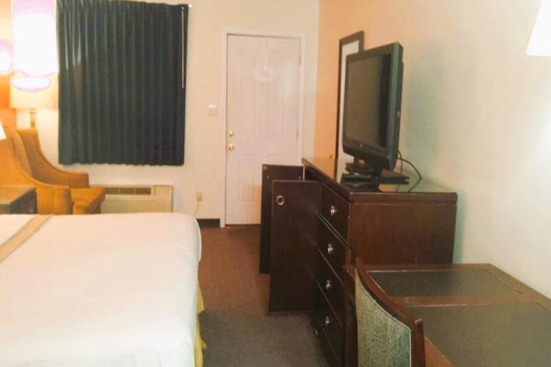 Hotel McIntyre GA, US 441 image