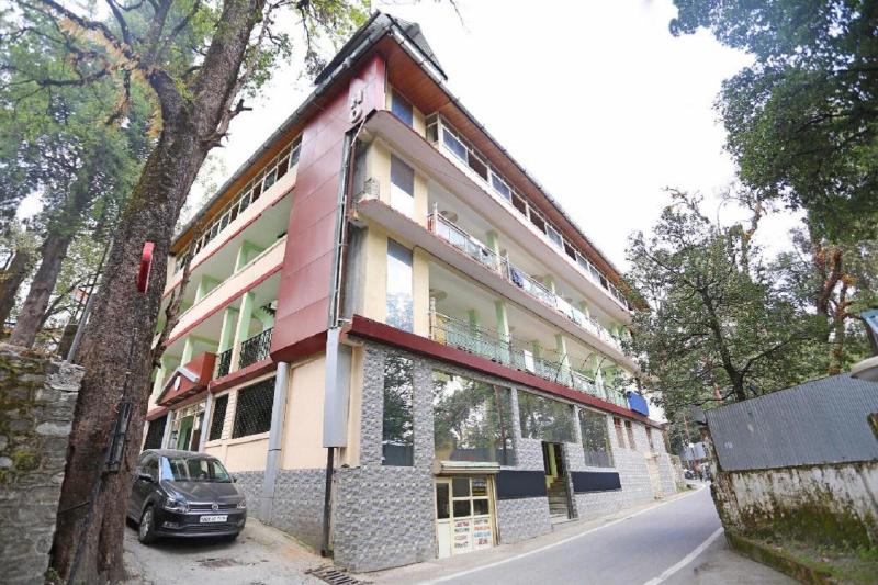 Goroomgo Luxury Moon Nainital image