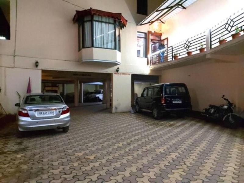 Goroomgo Luxury Moon Nainital image