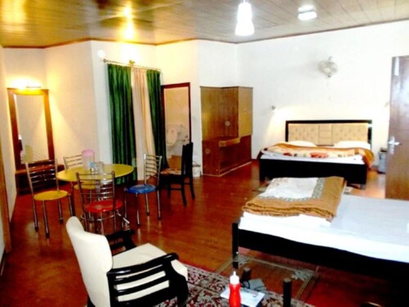 Goroomgo Luxury Moon Nainital image