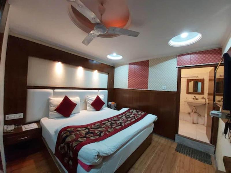 Goroomgo Luxury Moon Nainital image