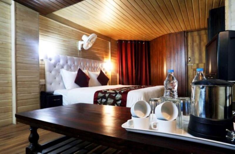 Goroomgo Luxury Moon Nainital image