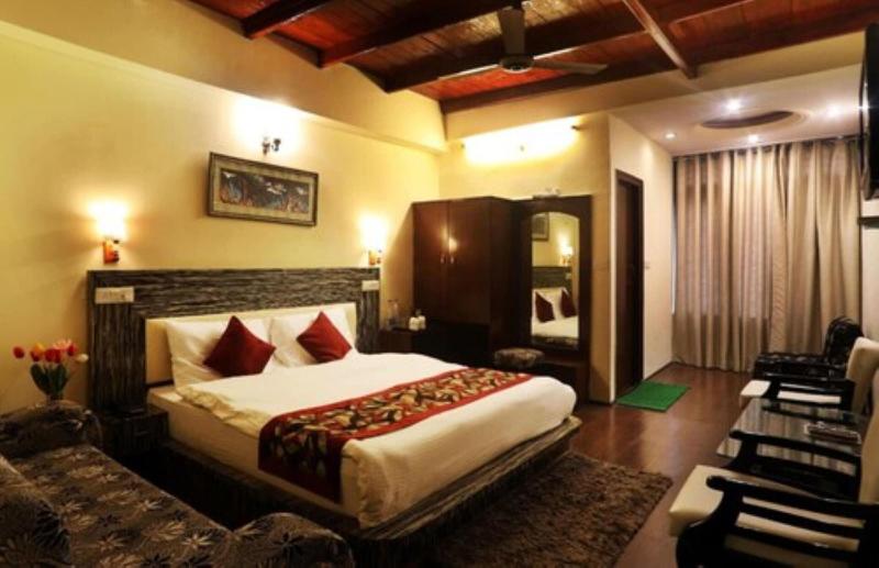 Goroomgo Luxury Moon Nainital image