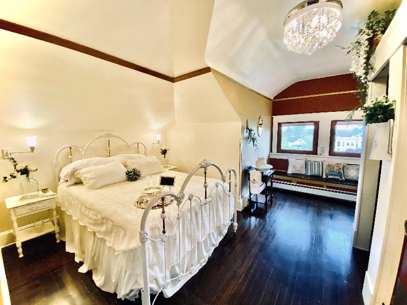 The Abriendo Inn image