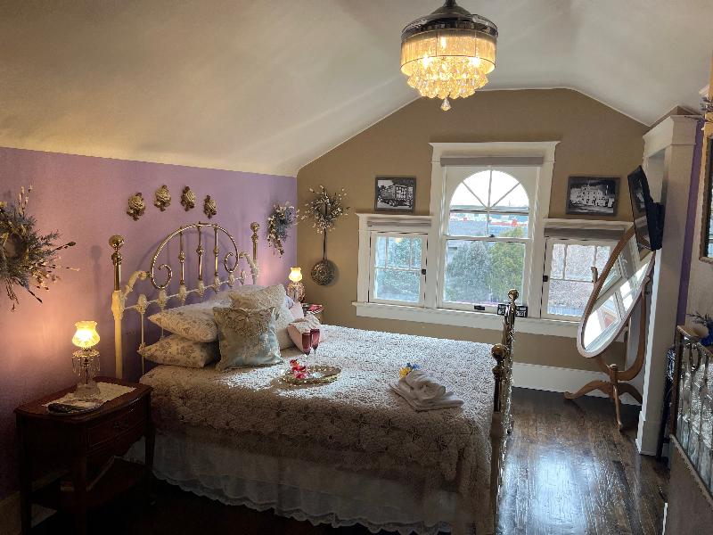 The Abriendo Inn image