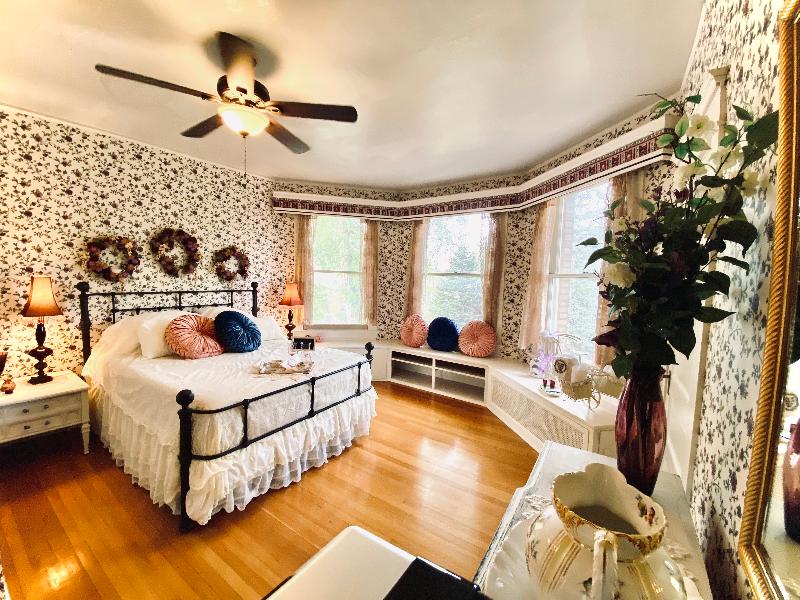 The Abriendo Inn image
